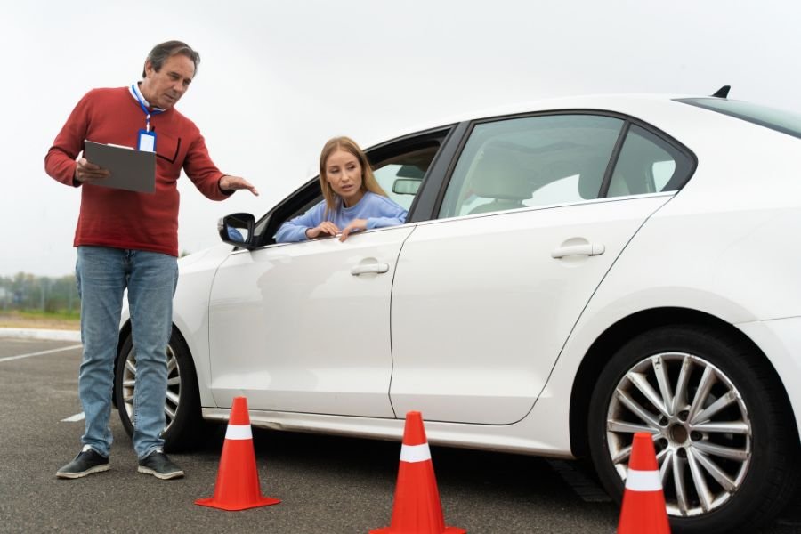Tussentijdse toets – Rijschool Nordin | Voordelig en snel je rijbewijs - Rijbewijs Be Examen Bijzondere Verrichtingen