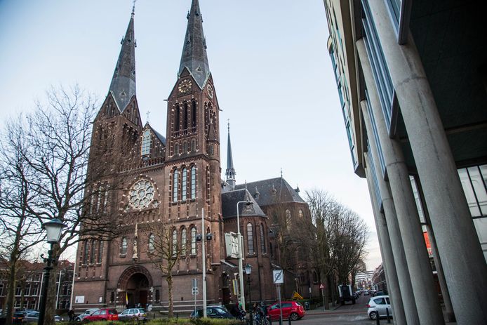 Twee katholieke kerken sluiten ‘met pijn in het hart’ de deuren door - Katholieke Kerk Den Haag