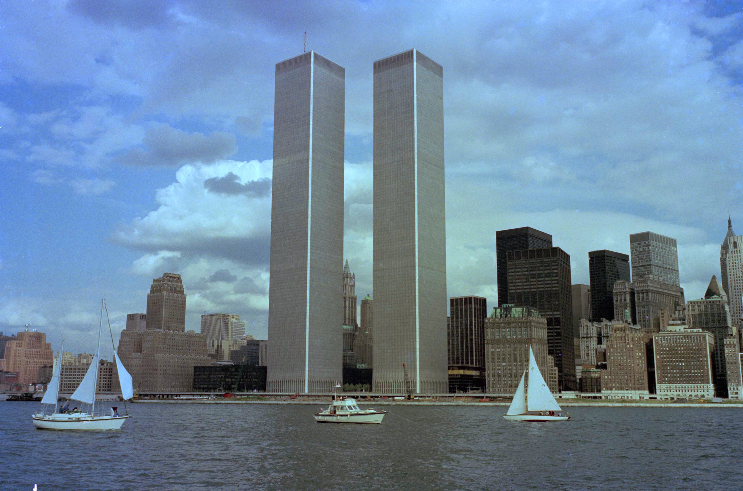 Twin Tower 2025 - Filia Roselia - Waar Stonden De Twin Towers