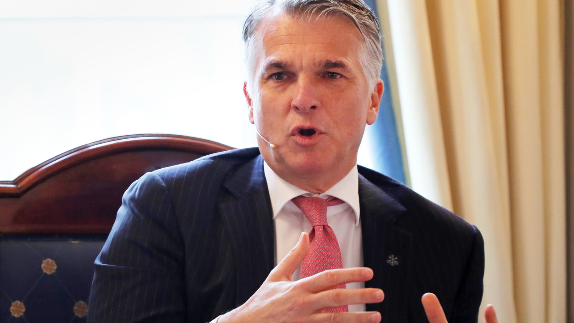 UBS boss Ermotti says 'incredible' bond demand is 'a signal to the - Hoeveel Is 1 Eetlepel Boter