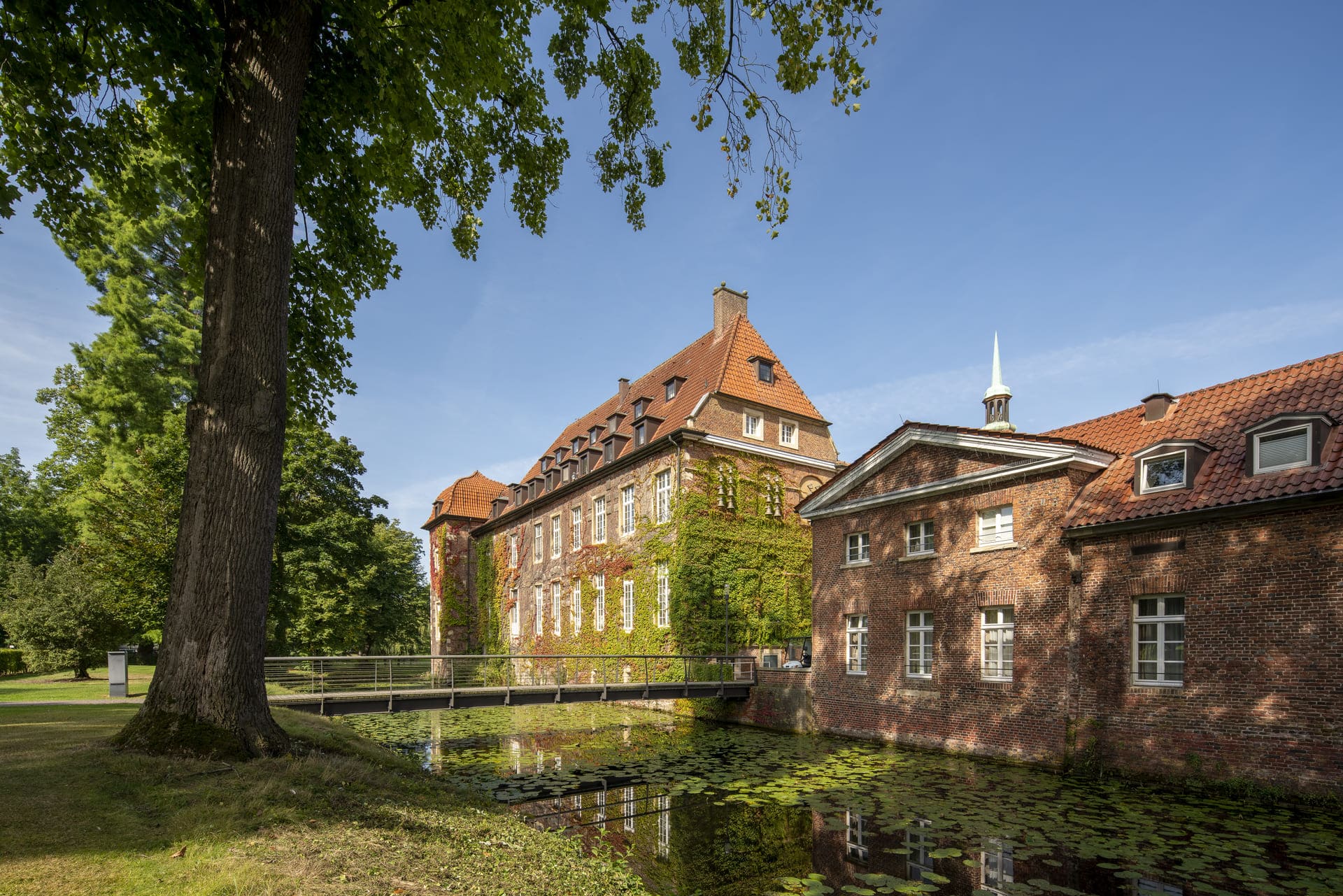 Velen Castle | Place of interest in Münsterland - Velen Zijn Geroepen Maar Weinigen Uitverkoren