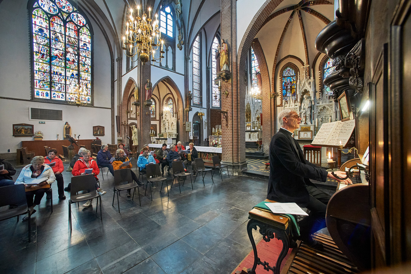 Verbindend zingen in de Lithse kerk: ‘Ik klink echt als een kraai, maar - Zingen Voor De Kerk Uit