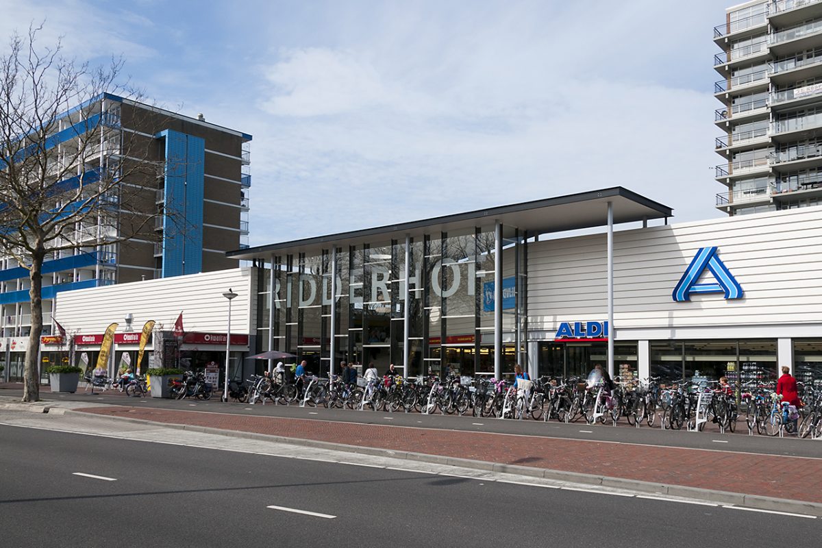 Victims of Alphen mall shooting claim sue gunman's parents for - Schietpartij Winkelcentrum Alphen Aan De Rijn