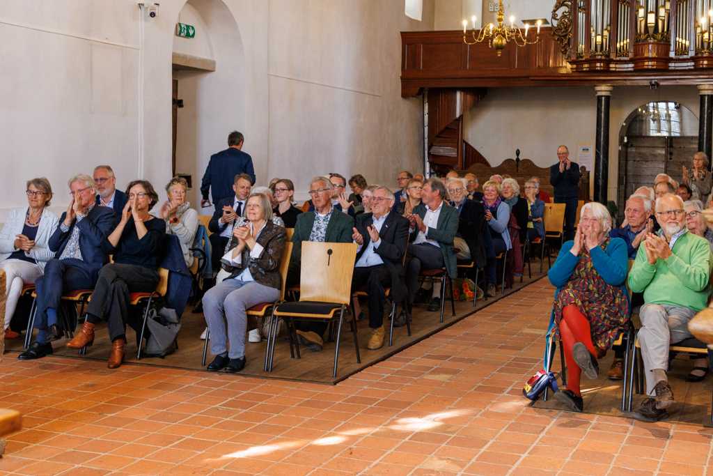 Vries.nu » Lintjesregen 2022 in de Bonifatiuskerk - Is Er Morgen Kerkdienst In De Bonifatiuskerk