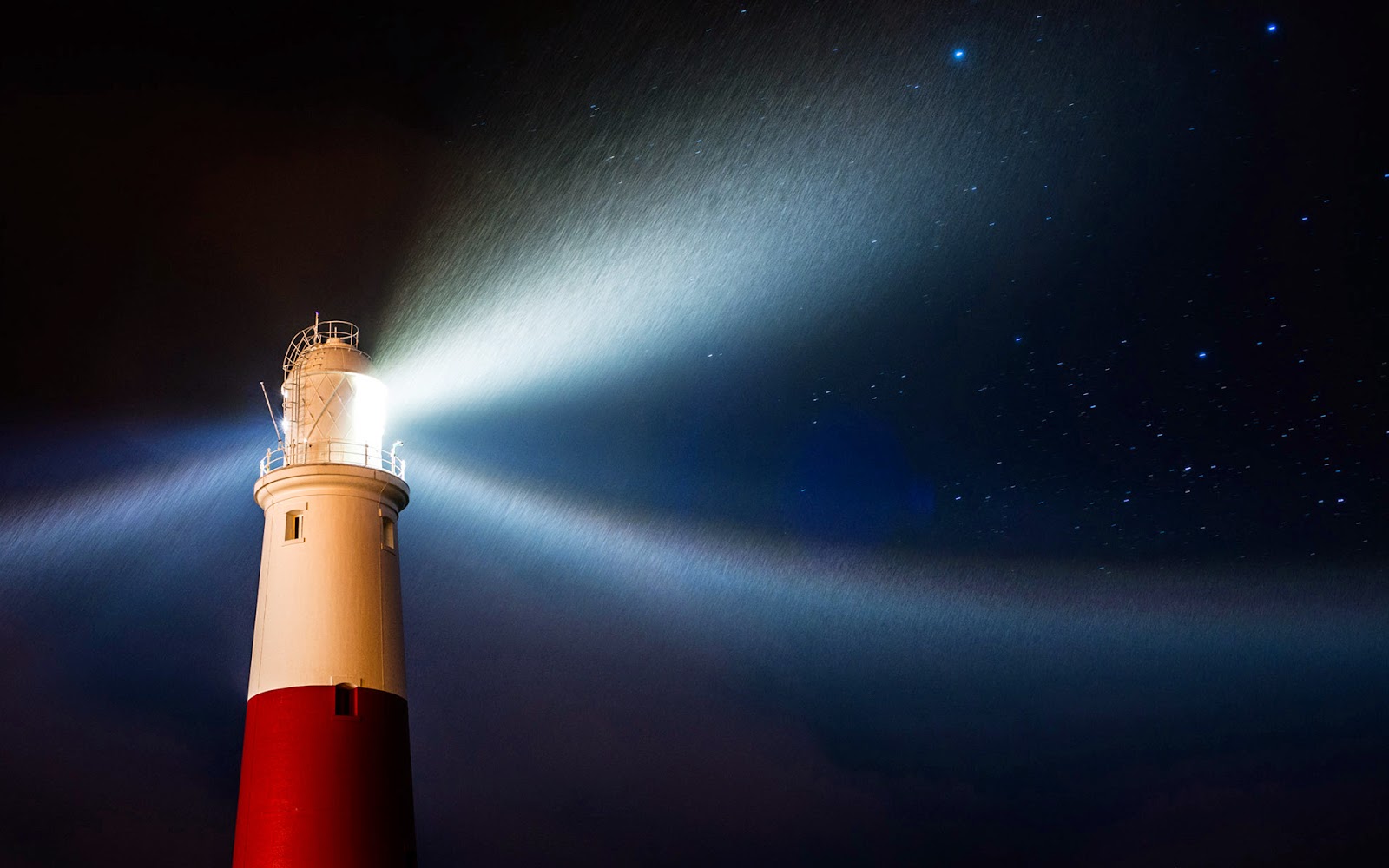 Vuurtoren met lichten aan in donker | All HD Wallpaper 2014 - Licht In Het Donker