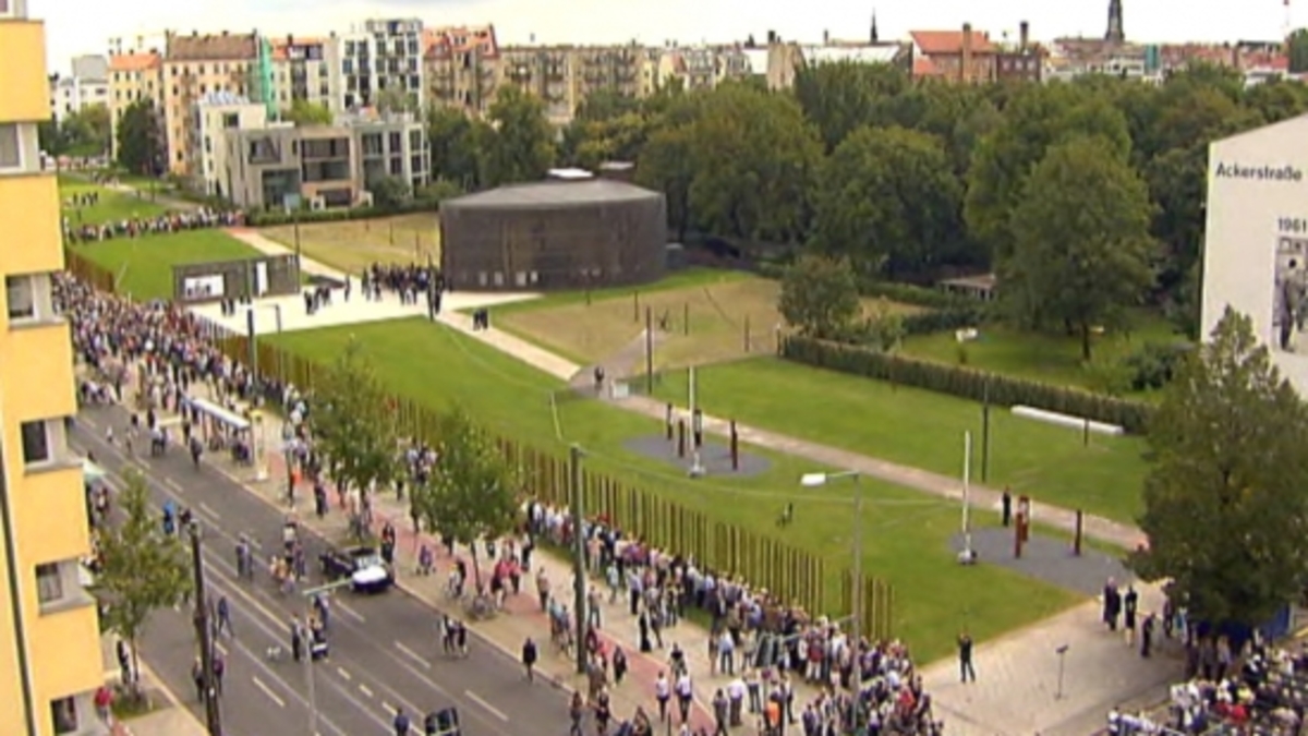Waarom Werd De Berlijnse Muur Gebouwd