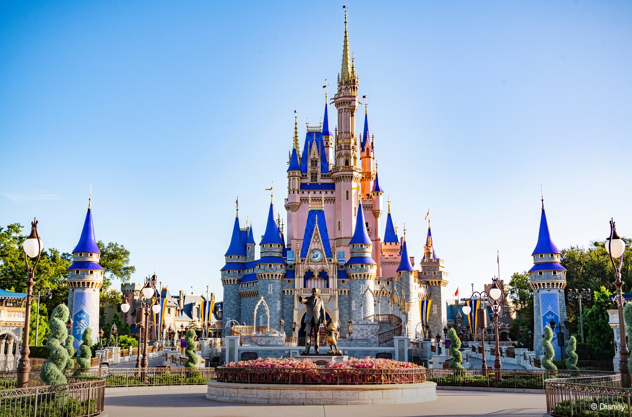Disney's Hotel New York - The Art Of Marvel