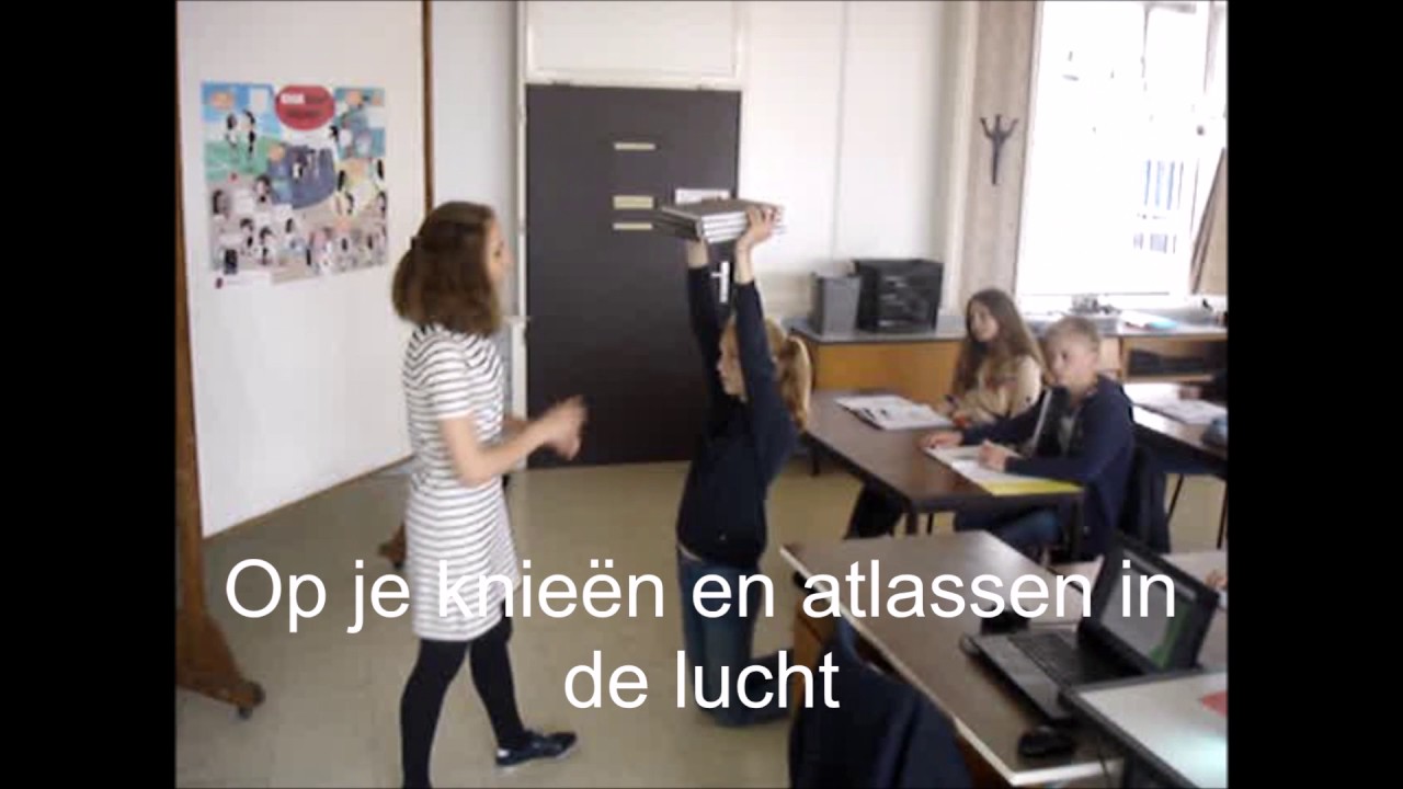 WAT ALS... leerkrachten nog lijfstraffen mochten geven? - YouTube - Gedrag Verbeteren Door Te Straffen