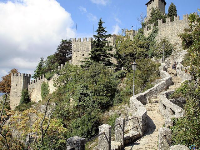 Wat is het oudste land ter wereld? | Castle, House styles, Mansions - Wat Is Het Oudste Land
