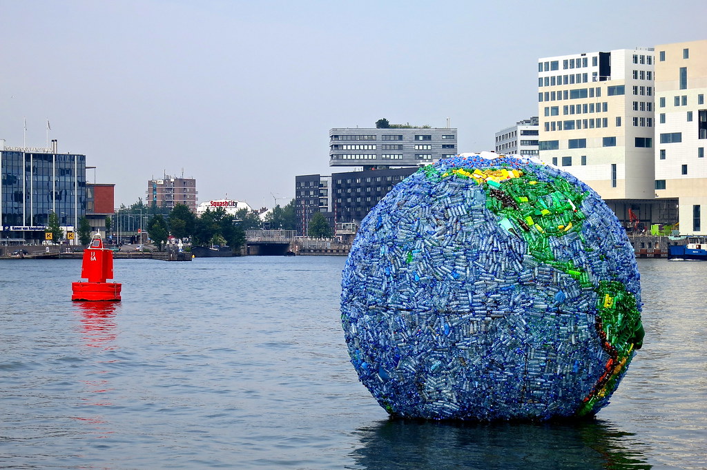 'Wereld van zwerfvuil' Amsterdam - a photo on Flickriver - Hoe Is Plastic Soep Ontstaan
