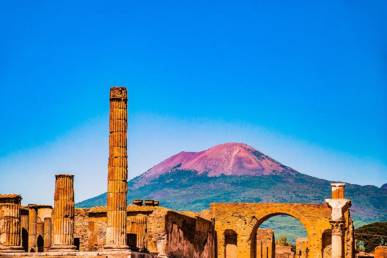 Where Is Mount Vesuvius? - WorldAtlas - Wanneer Is De Vesuvius Voor Het Laatst Uitgebarsten