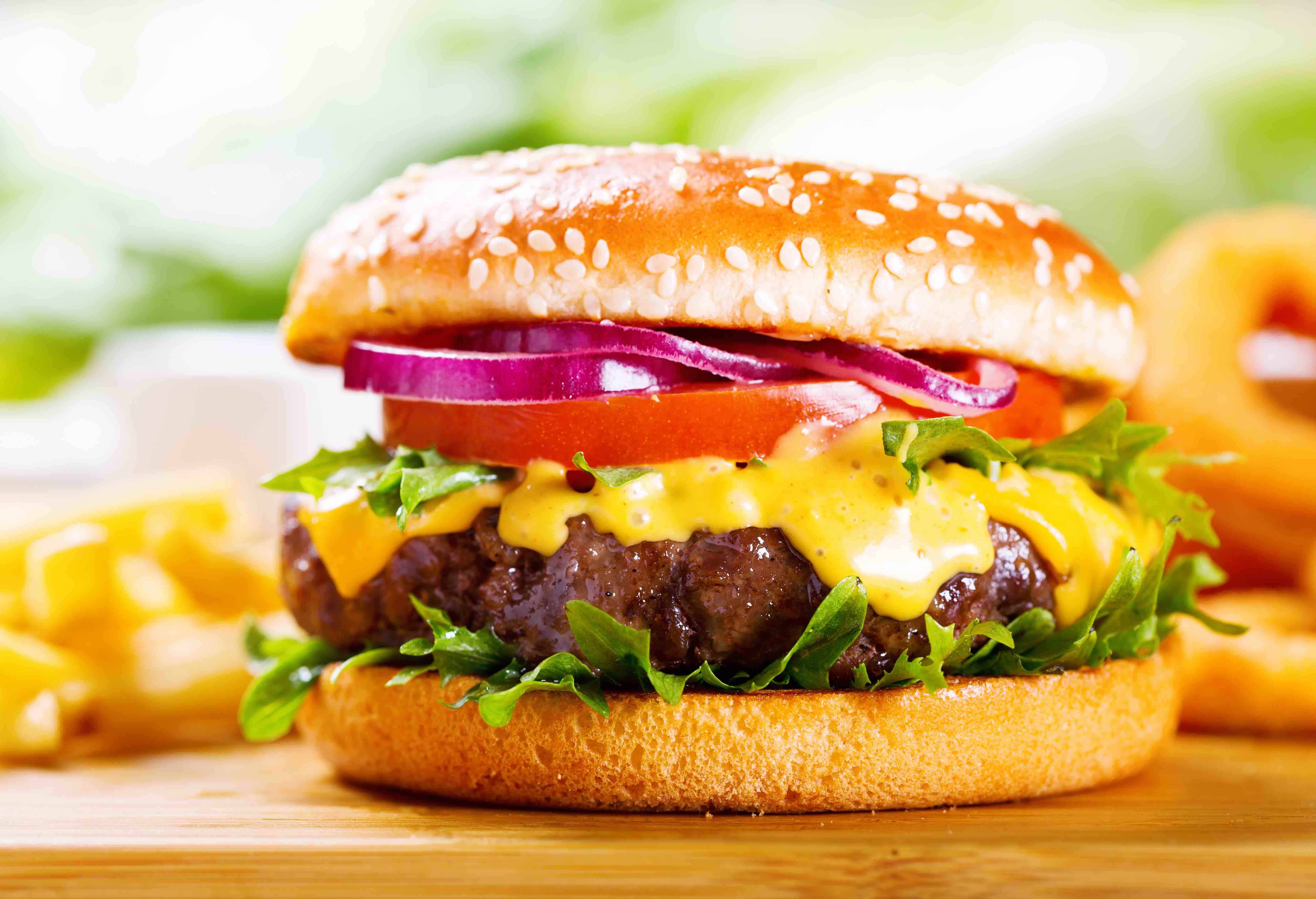Why A Hamburger Is Called A Hamburger Explained! | Facts.net - Hamburger Met Aardappelen En Groenten