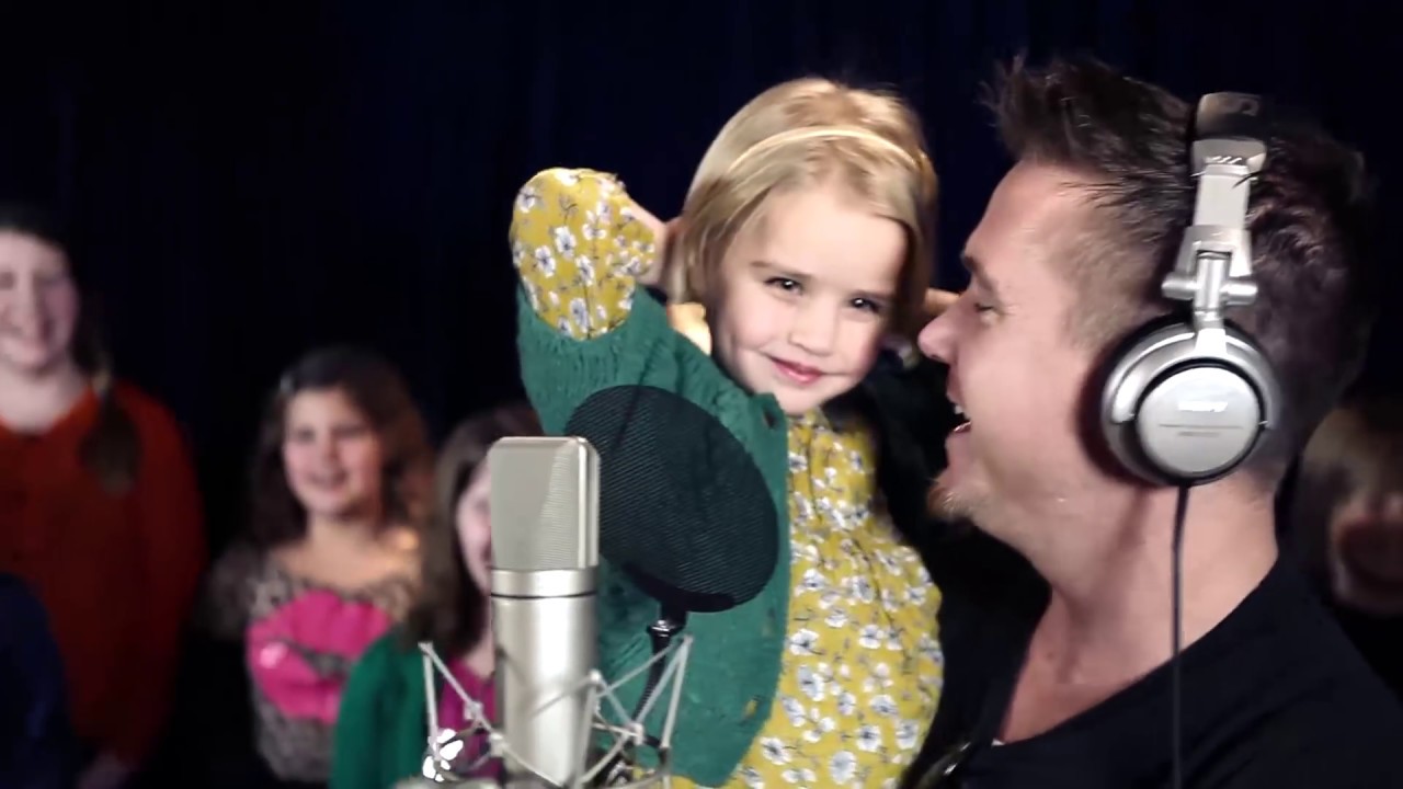 Willeke Alberti & Johnny de Mol - De Glimlach van een Kind - YouTube - Leeftijd Willeke Alberti En John De Mol