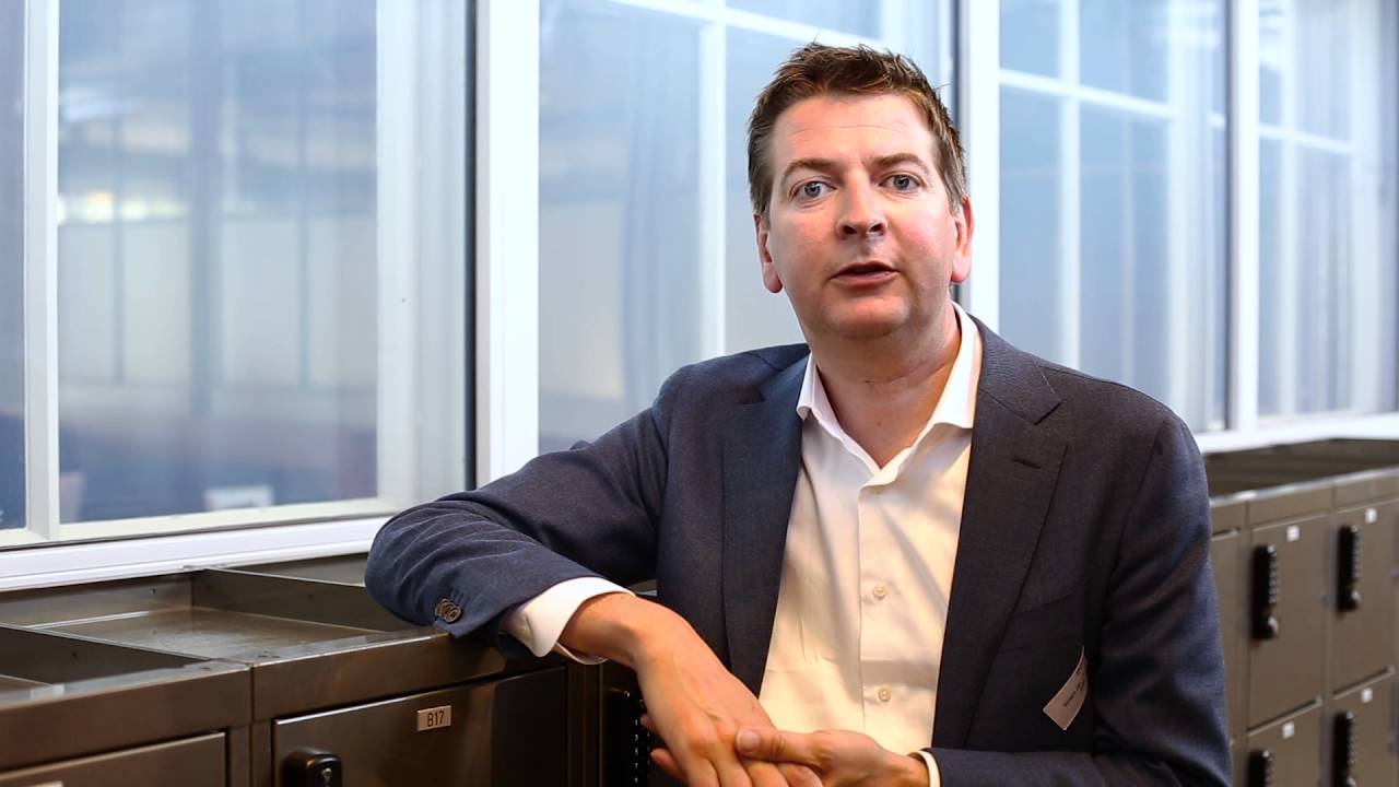 Willem-Jan van den Heuvel: Distinctive features of the Master Data - Jan Van Den Heuvel Overleden