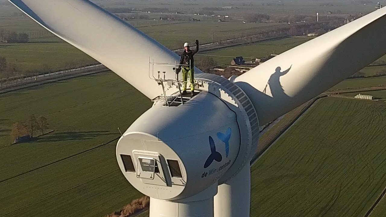 Windmolen de Windcentrale Rouveen: plaatsing rotor en wieken (drone 4k - Hoe Lang Zijn De Wieken Van Een Windmolen