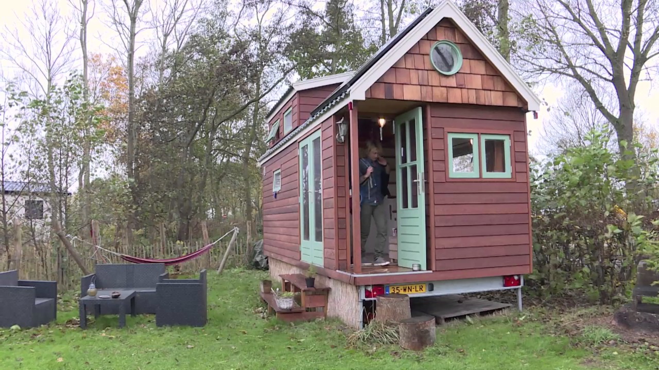 Wonen in een Tiny House | Nederland Verhuist - YouTube - Permanent Wonen In Een Hotel