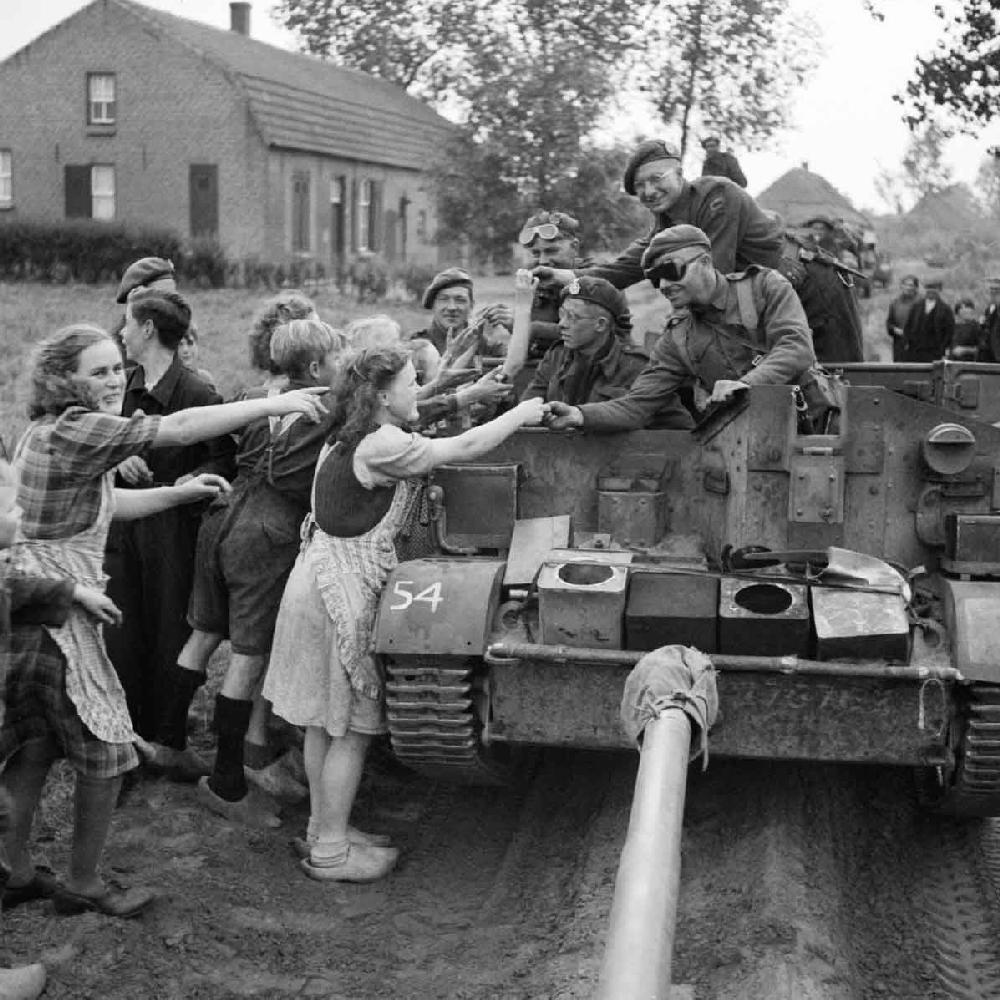 World War II: The Allies Reach the Dutch -- Liberating the Southern - De Tweede Wereldoorlog In Nederland