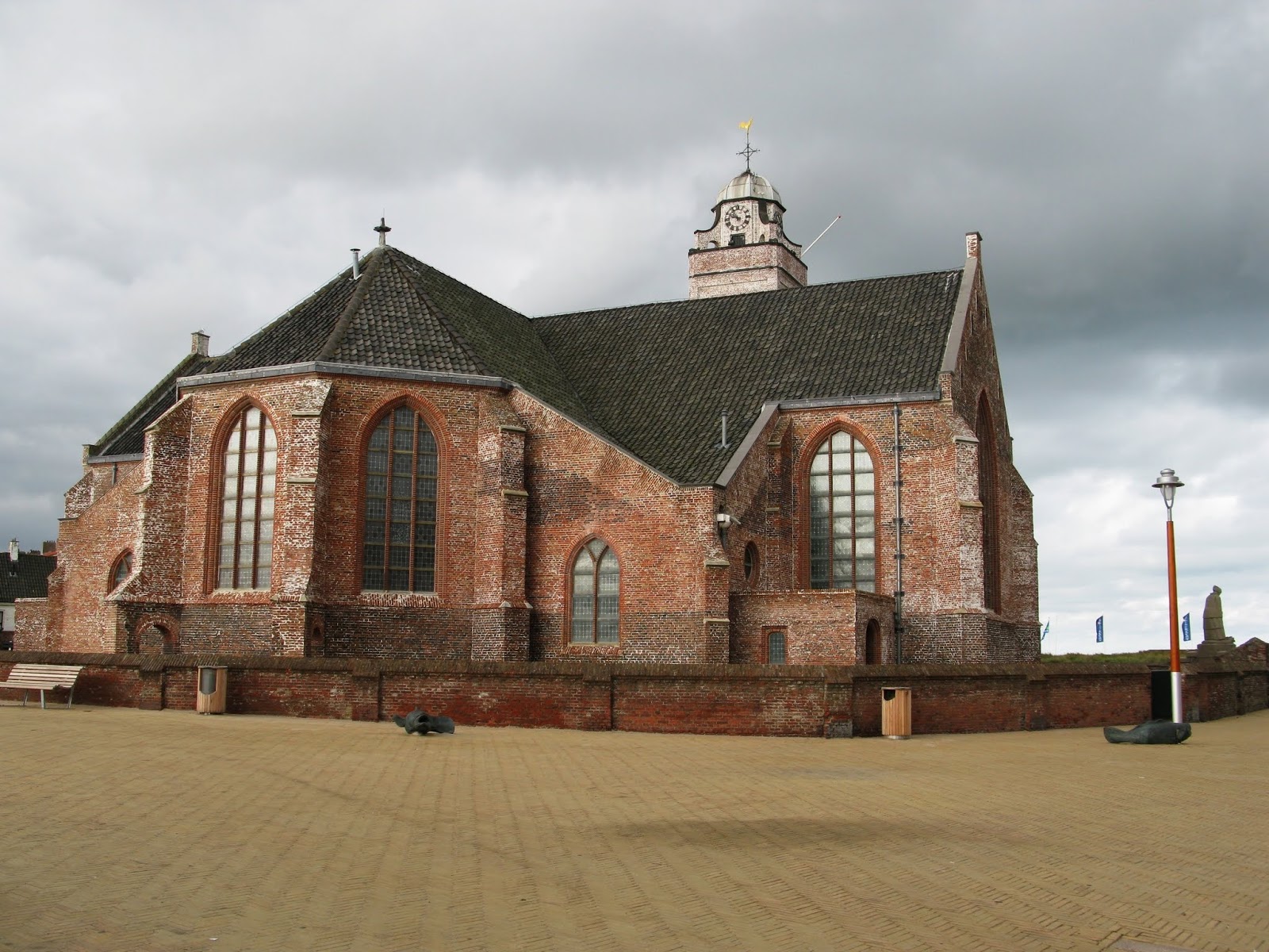 Zwitserw View: Oude Kerk en Vuurbaak Katwijk - Om De Oude Kerk Katwijk